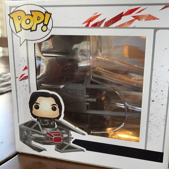 Star Wars Kylo Ren with fighter - Picture 3 of 5